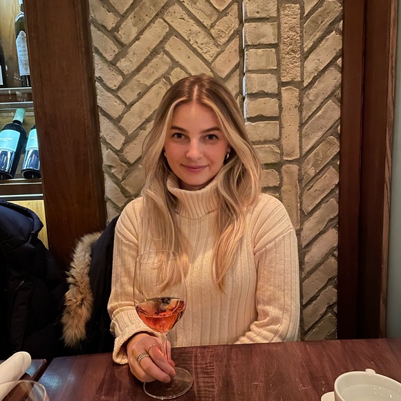 Meet your Posher, Elizabeth - Picture 5 of 9